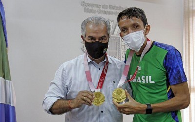 Governador recebe medalhista.
