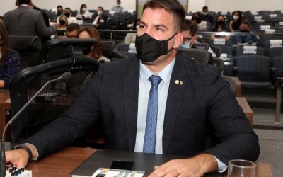 Projeto proíbe exigência de vacinação.
