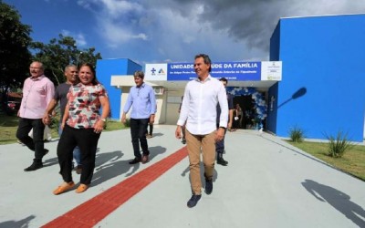 Prefeito entrega novas unidades de saúde e cinco mil moradias.