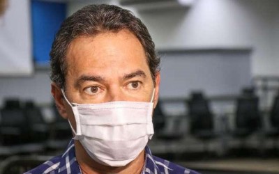 O prefeito Marcos Trad questiona Cade o Estado? sobre diminuição no preço do passe de ônibus