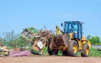 Prefeitura lança frente de trabalho `Cidade Limpa: dever de todos´ para coibir o descarte irregular de resíduos sólidos. 