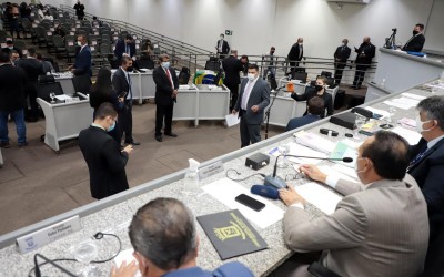 Vereadores votam seis projetos na sessão de terça-feira.