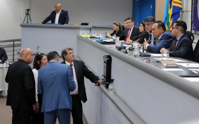 Vereadores votam cinco projetos de lei na sessão de terça-feira.