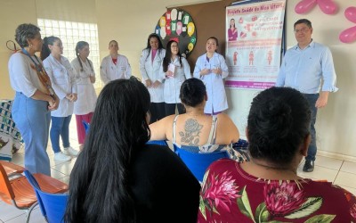 Dr. Victor Rocha fiscaliza farmácia da USF Iracy Coelho.