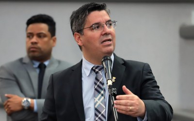 Mais dois projetos do vereador Dr. Victor Rocha são aprovados.