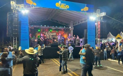 ANIMAÇÃO E FAMÍLIAS REUNIDAS SÃO MARCAS DA FESTA DO QUEIJO.