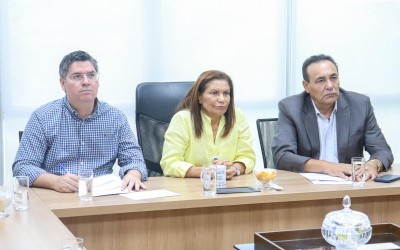 Dr. Victor Rocha e Carlão ouvem demandas da Santa Casa.