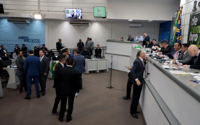 Vereadores analisam nove projetos na sessão desta terça-feira.