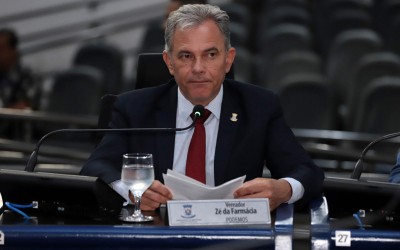 Vereador Zé da Farmácia denuncia falta de medicamentos no CEM.