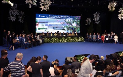 Vereadores, prefeita e vice são empossados em Campo Grande.
