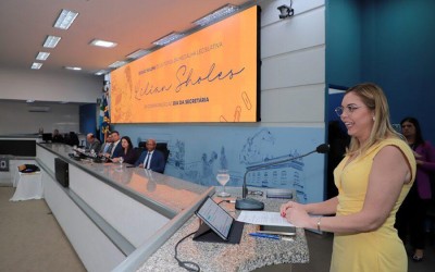 Trabalho de secretárias é reconhecido em solenidade na Câmara.