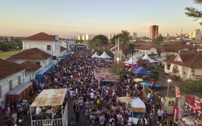 Carnaval deve reunir mais de 130 mil foliões.