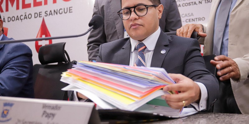 O presidente da Câmara Municipal de Campo Grande, vereador Papy (PSDB), assinou homologação de licitação para gastar R$ 186.880,64 com passagens para o Legislativo Municipal. 