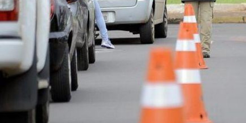 Agetran ajusta fluxo na rotatória da Rachid Neder.