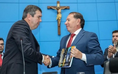 Governador Eduardo Riedel prevê orçamento de R$ 25,4 bilhões em 2024 e repasse de R$ 3,1 bi aos Poderes.