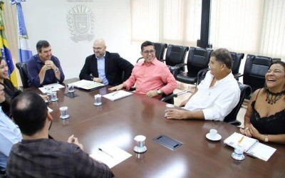 Reajuste de 14,95% e escalonamento de professores para os próximos três anos será votado na Assembleia.