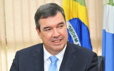 O Govenador Eduardo Riedel é cobiçado por Kassab e pelo ex presidente Jair Messias Bolsonaro para concorrer à reeleição em 2026.
