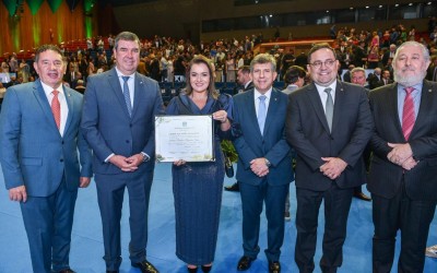 Assembleia Legislativa de Mato Grosso do Sul concede honrarias à prefeita de Campo Grande.