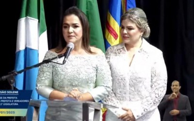 Primeira  mulher prefeita de Campo Grande eleita, Adriane Lopes toma posse ao lado da vice e dos 29 vereadores da Câmara Municipal.