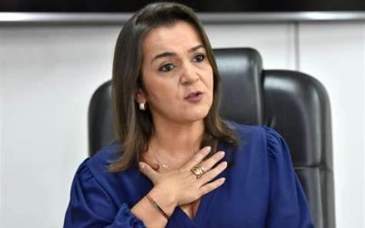 Prefeita de Campo Grande Adriane Lopes relembra trajetória de jornalista na Prefeitura e lamenta: ‘dia triste para todas as mulheres’.