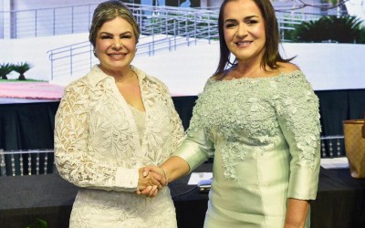 A Vice prefeita  Camilla Nascimento é preparada para concorrer à prefeitura em 2028, apos a prefeita Adriane deixar o seu mandato, pela lei a prefeita não pode concorrer mais o cargo, e pretende fazer a sua sucessora.