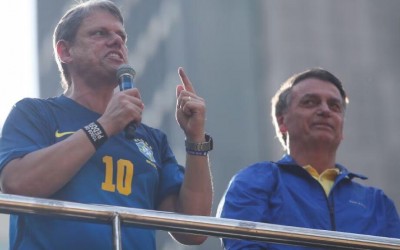 O ex presidente Jair Messias Bolsonaro diz que muda destino do País se 'derem a ele' 50% da Câmara e do Senado em 2026.