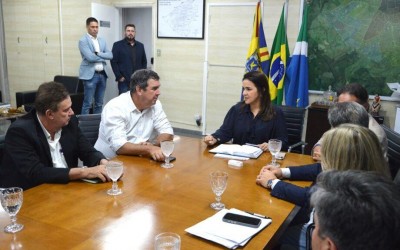 Governador que está prestes a se filiar no partido do  PP, Eduardo Riedel faz visita institucional a prefeita  Adriane Lopes de Campo Grande.
