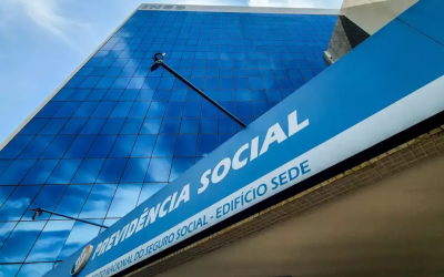 Governo já pagou R$ 1,53 bi a aposentados afetados por descontos indevidos do INSS, diz Secom.