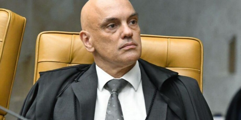 Moraes manda Mauro Cid começar a cumprir pena e autoriza abater período de prisão provisória.