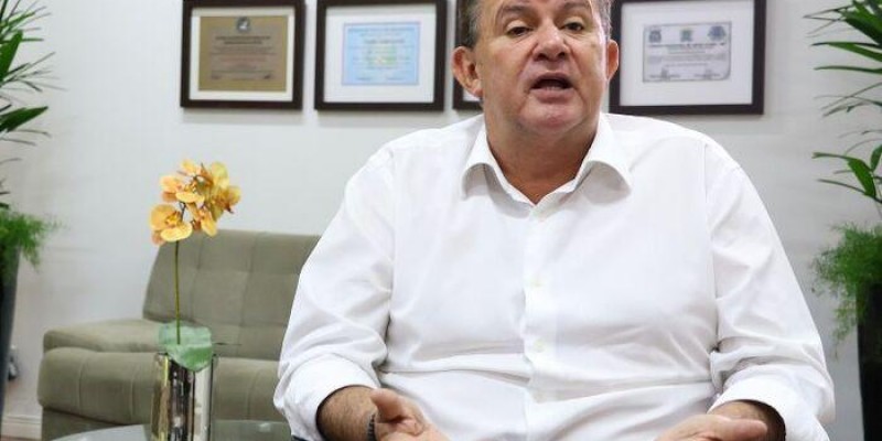 O Governador Eduardo Riedel publica exoneração de Eduardo Rocha na Casa Civil.