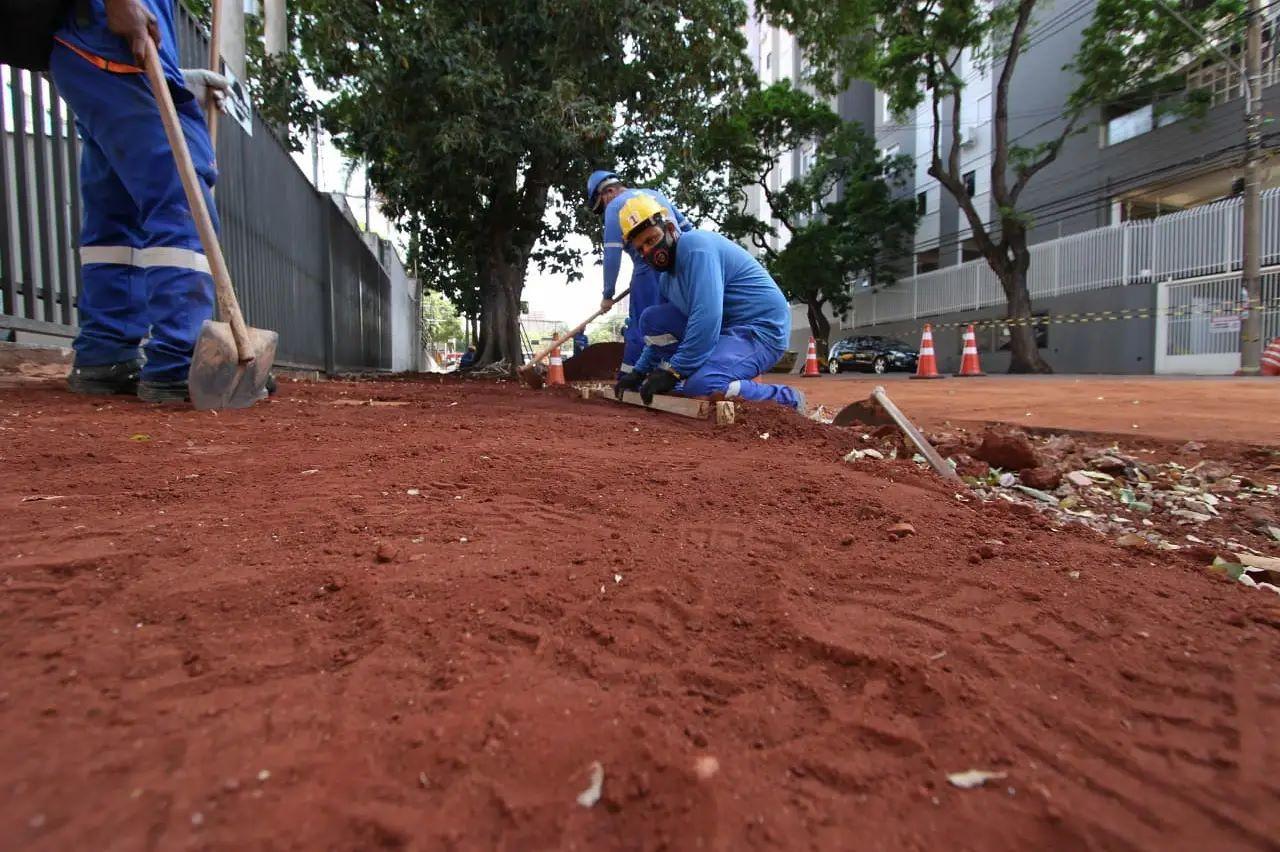  Segunda-feira de descanso para muitos que merecem uma folga, mas também de muito trabalho pelas obras de Campo Grande.