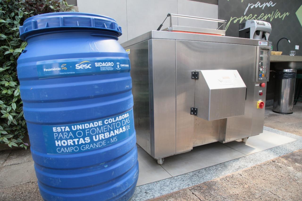 Sesc e Prefeitura ampliam projetos de sustentabilidade para geração de adubo em auxílio ás hortas urbanas da capital.