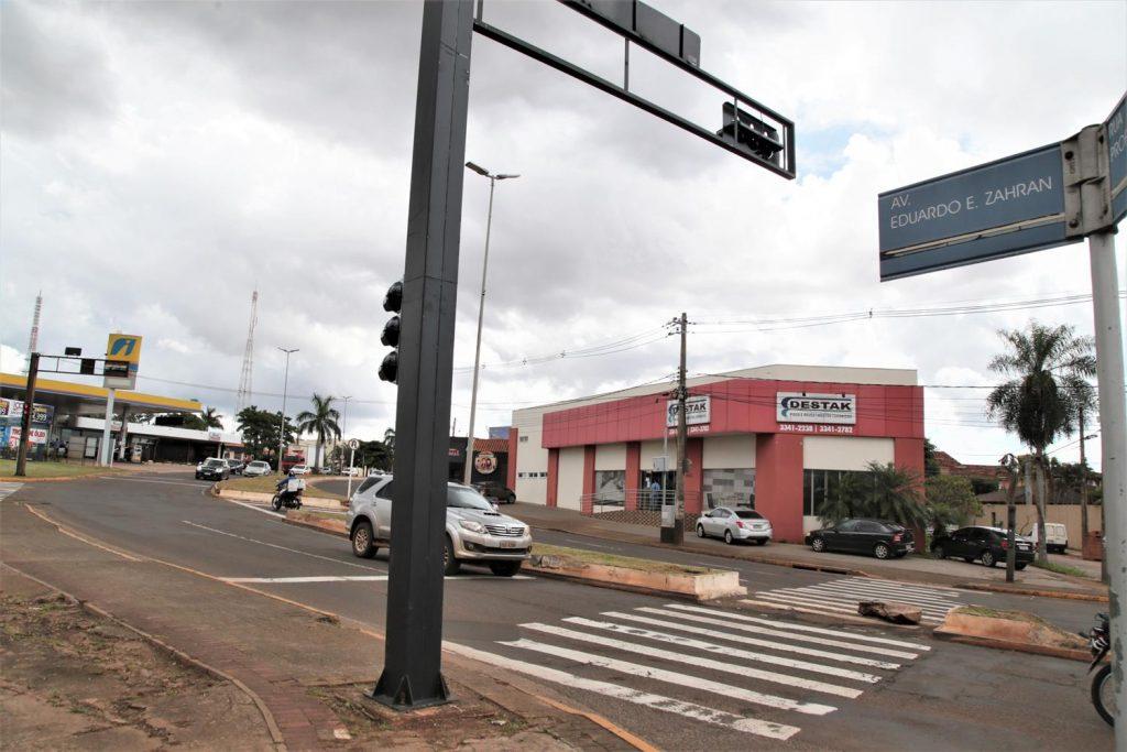 Prefeitura licita 8,6 km de recapamento na Zahran e em outras 7 ruas do Bandeira. Prefeitura licita 8,6 km de recapamento na Zahran e em outras 7 ruas do Bandeira.