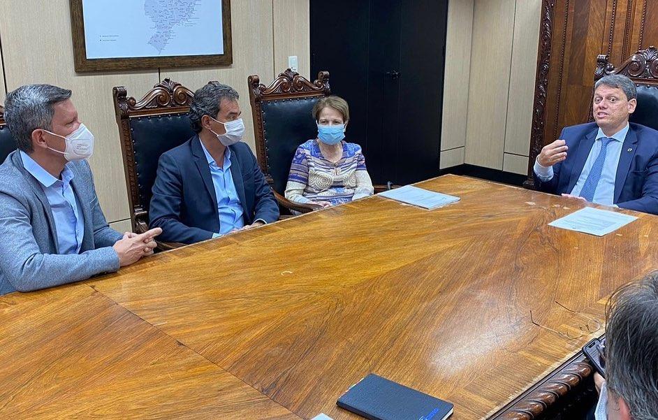 Prefeito Marquinhos Trad  vai em  Brasília pedir a ministro reativação da ferrovia e porto seco