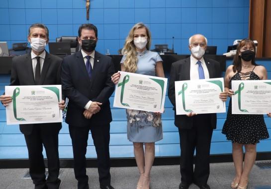 BANCO DE OLHOS É HOMENAGEADO NA ASSEMBLEIA LEGISLATIVA PELOS 15 ANOS DE EXISTÊNCIA BANCO DE OLHOS É HOMENAGEADO NA ASSEMBLEIA LEGISLATIVA PELOS 15 ANOS DE EXISTÊNCIA