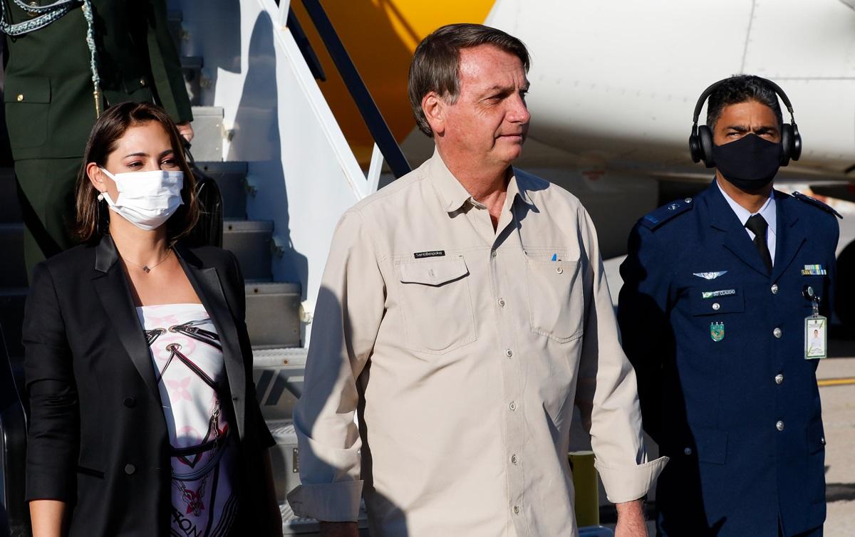 Bolsonaro recebe resultado negativo de exame para Covid e deve deixar o isolamento Bolsonaro recebe resultado negativo de exame para Covid e deve deixar o isolamento