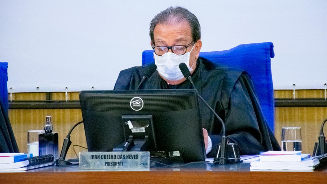 Conselheiros apreciam processos e aprovam proposição no Pleno Conselheiros apreciam processos e aprovam proposição no Pleno