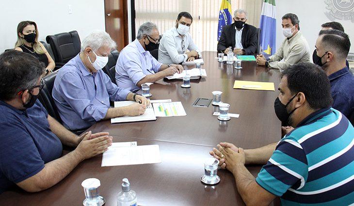 Reinaldo Azambuja fortalece ações de fomento ao turismo e aos motoristas de aplicativos. Reinaldo Azambuja fortalece ações de fomento ao turismo e aos motoristas de aplicativos.