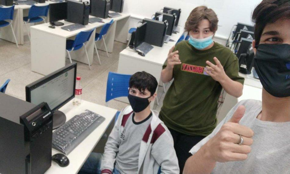 Escola SESI Naviraí conquista ouro em Olimpíadas Brasileiras de Geografia. Escola SESI Naviraí conquista ouro em Olimpíadas Brasileiras de Geografia.
