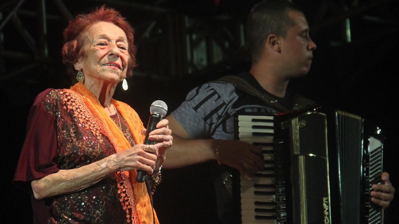 Delinha faz show em comemoração aos 44 anos de Mato Grosso do Sul