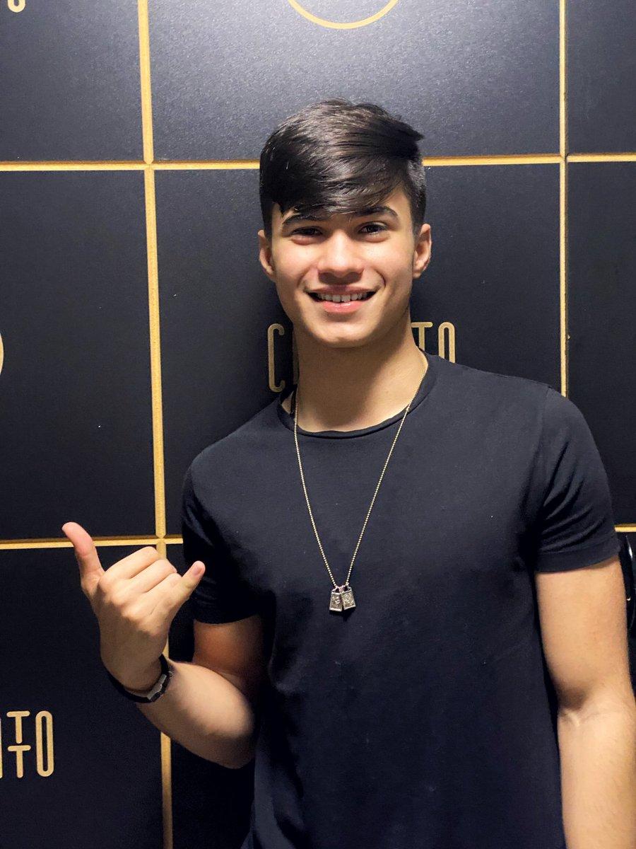 Nova Revelação da música sertaneja  nacional, pernambucano Hugo Alvarez lança novo clipe
