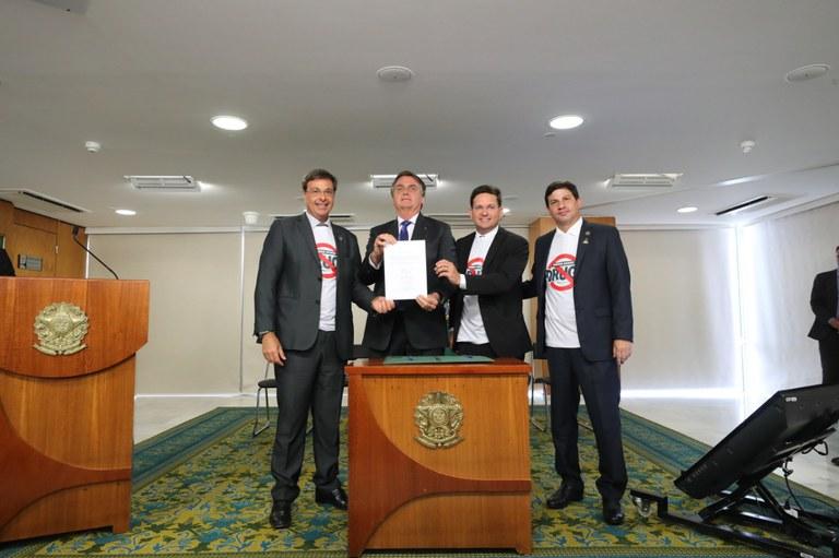 Governo Federal lança programa de combate às drogas no turismo Governo Federal lança programa de combate às drogas no turismo