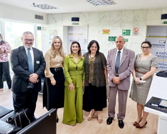 Marco Antonio Barbosa se reúne com embaixada do Paquistão para organizar vinda de juízas ao Brasil. Marco Antonio Barbosa se reúne com embaixada do Paquistão para organizar vinda de juízas ao Brasil.