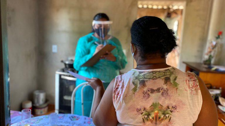 Prefeitura atende mais de 90 famílias atingidas pelo vendaval.