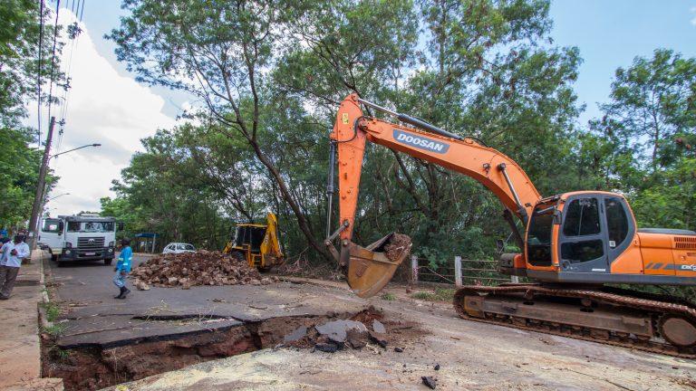 Prefeitura realiza manutenção em travessia no prolongamento da Rua Veridiana.