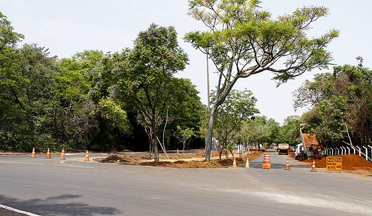 Reforma do Parque: Avenida do Poeta sofre interdição. Reforma do Parque: Avenida do Poeta sofre interdição.