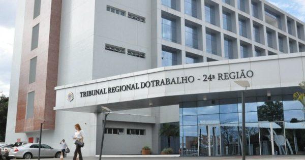 TRT/MS retoma integralmente atividades presenciais no dia 8 de novembro. TRT/MS retoma integralmente atividades presenciais no dia 8 de novembro.