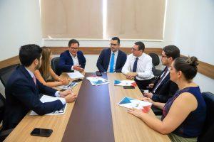 Em 1ª reunião de transição, Diretoria eleita da ESA/MS apresenta novos projetos para fomentar o ensino jurídico. Em 1ª reunião de transição, Diretoria eleita da ESA/MS apresenta novos projetos para fomentar o ensino jurídico.