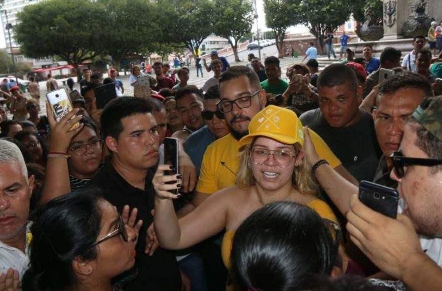 Hoje só vai ficar as lembras boa da cantora mais querida do Brasil Marília Mendonça. Hoje só vai ficar as lembras boa da cantora mais querida do Brasil Marília Mendonça.
