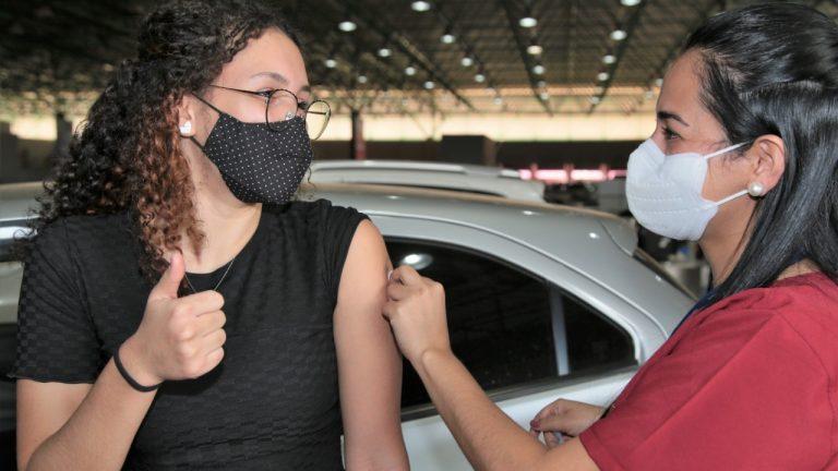 Prefeitura abre mais de 10 locais durante todo o dia para vacinação contra á Covid-19 neste Sábado.